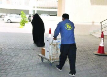 استغناء الكويتيين عن جزء من الرفاه قد يقلص ربع الوافدين الأجانب