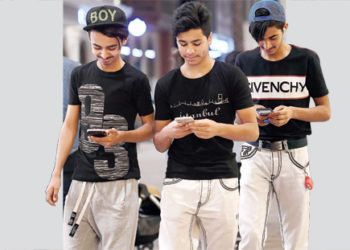 (يصدر قريبا) الادمان الإلكتروني يسرق ذكاء أطفال الكويت