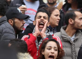 مخاوف من غرق تونس في الديون بحلول 2020